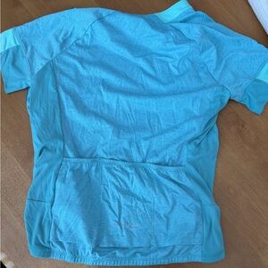 Pearl Izumi women’s medium bike jersey